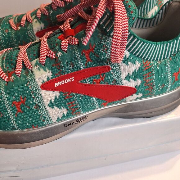 Brooks Levitate 2 Merry Christmas Men\'s Sneakers Shoes.  Size 12. RARE main image 9